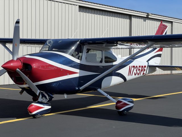 Cessna Skylane (N735PE)