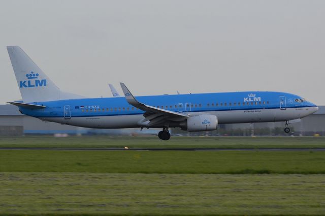 Boeing 737-800 (PH-BXU)
