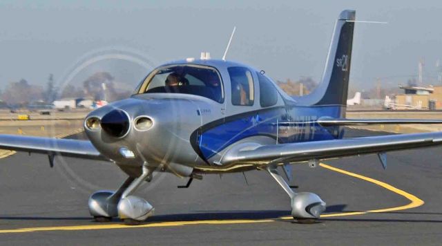 Cirrus SR-20 (N667MT)