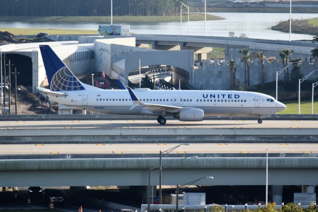 Boeing 737-800 (N87507)