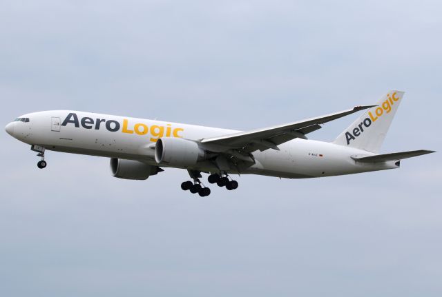 BOEING 777-200LR (D-AALE)