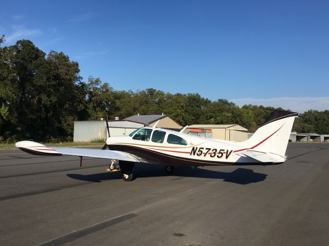 Beechcraft Bonanza (33) (N5735V)