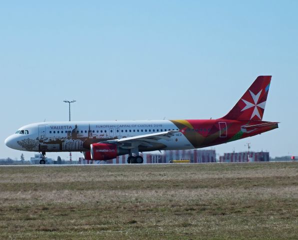 Airbus A320 (9H-AEO)