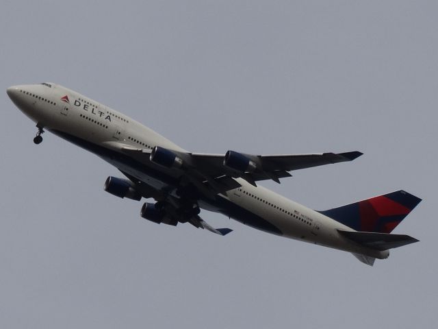 Boeing 747-400 (N675NW) - Charter flight for military 