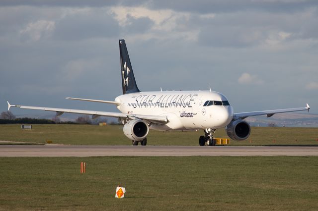 Airbus A320 (D-AIPC) - Star Alliance schemed A320 next to line up on 23L for the return flight to Munich as DLH2503