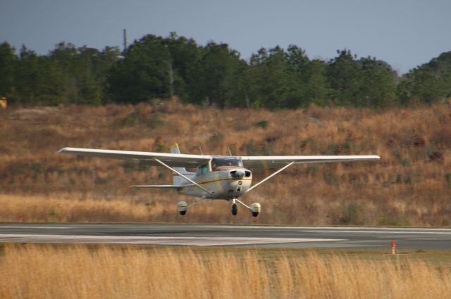 Cessna Skyhawk (N734BU) - Takeoff Runway 18