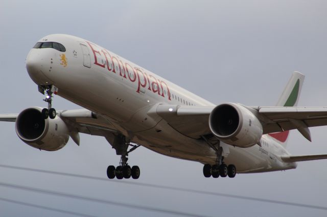 Airbus A350-900 (ET-AYB) - An Ethiopian A350-900 on final approach into LHR, landing on runway 27L.br /br /Location: Myrtle Ave.br /Date: 31.07.22 (dd/mm/yy).