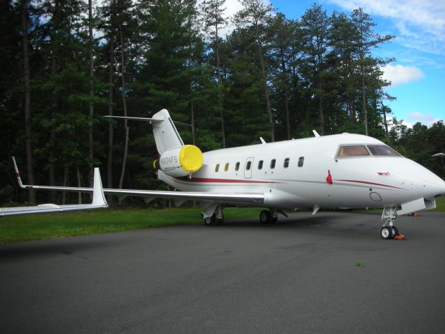 Canadair Challenger (N604FS) - Parked away for storage