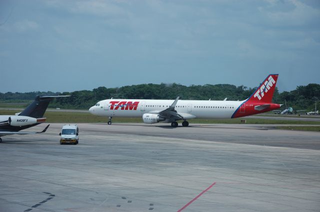 Airbus A321 (PT-XPN)