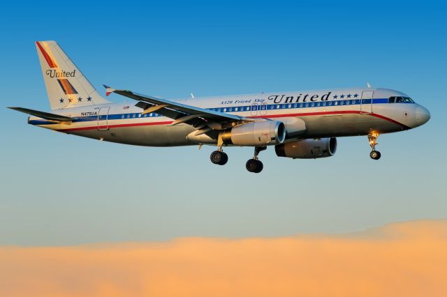 Airbus A320 (N475UA) - United 'Friendship' retro N475UA arriving DFW at sunset