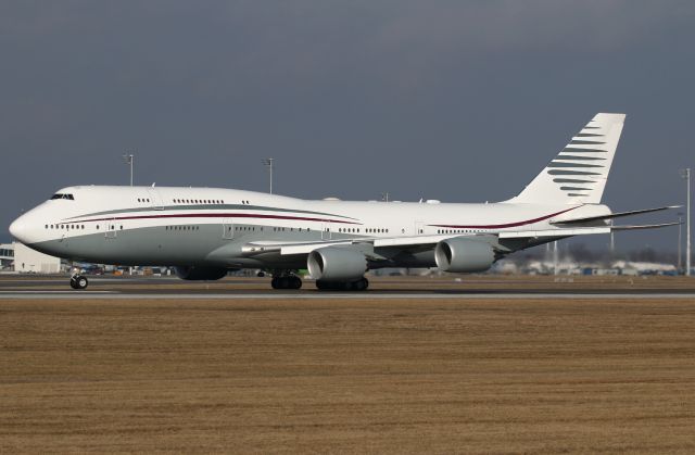 BOEING 747-8 (A7-HBJ)