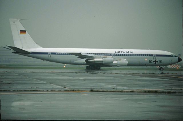 Boeing 707-300 — - Taxing at Tokyo-Haneda Intl Airport on 1996/11/02