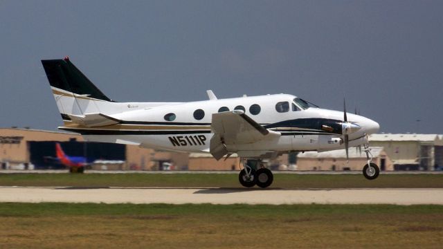 Beechcraft King Air 90 (N5111P) - ALMOST touching....