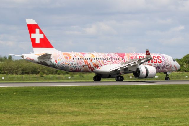 Airbus A220-300 (HB-JCA) - SWR393 slowing after landing on 05R
