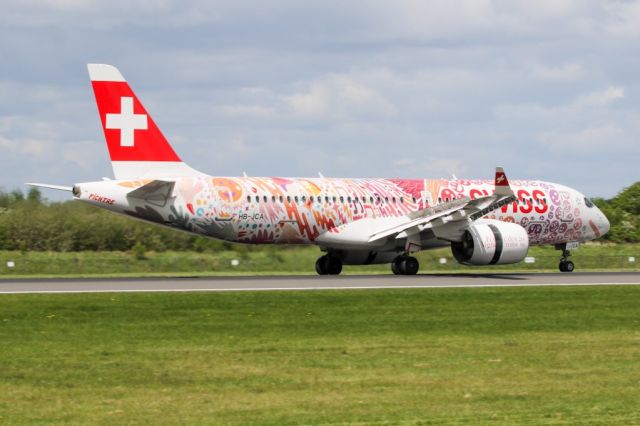 Airbus A220-300 (HB-JCA) - SWR393 slowing after landing on 05R