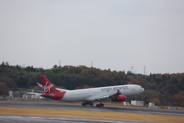 Airbus A340-300 (G-VSUN)