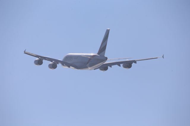 Airbus A380-800 (A6-EOM)