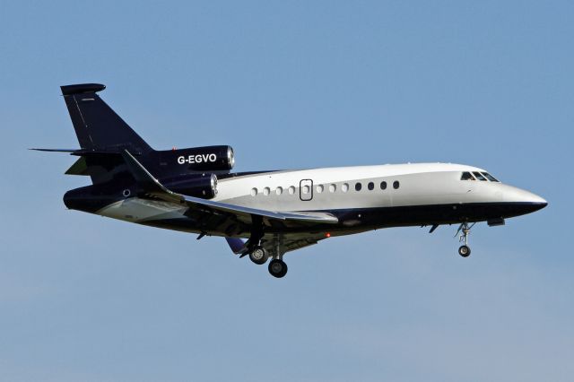 Dassault Falcon 900 (G-EGVO)