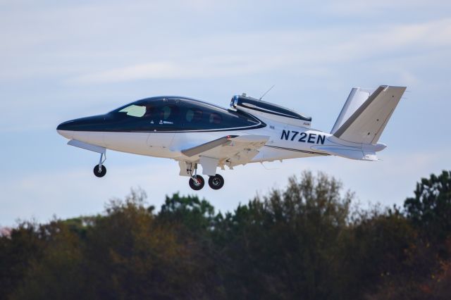 Cirrus Vision SF50 (N72EN) - N72EN is a 2021 Cirrus SF50 seen here departing Atlanta's PDK executive airport. I shot this with a Canon 500mm lens. Camera settings were 1/8000 shutter, F4, ISO 640. Please check out my other photography. Positive votes and comments are always appreciated. Questions about this photo can be sent to Info@FlewShots.com