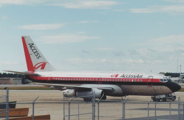 Boeing 737-200 (N621AC)