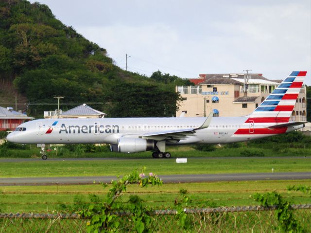 Boeing 757-200 (N190AA)