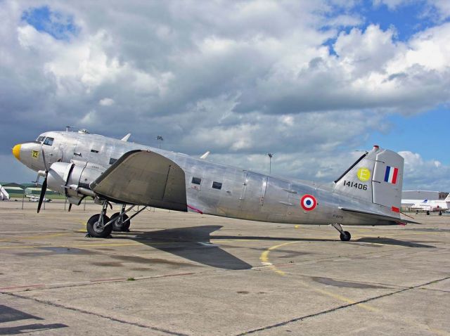 Douglas DC-3 (F-AZTE)