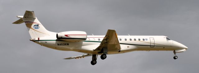 Embraer ERJ-135 (N403RW)