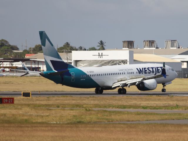 Boeing 737 MAX 8 (C-GZSG)