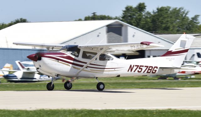 Cessna Skylane (N757BG) - Airventure 2017