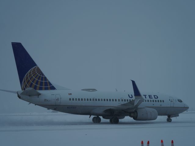 Boeing 737-700 (N23707)