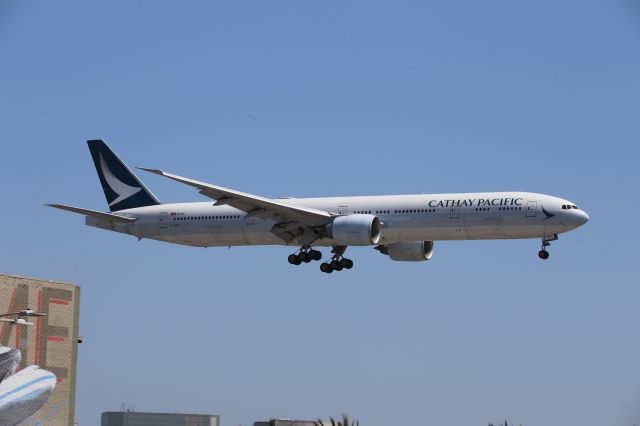 BOEING 777-300ER (B-KPV)