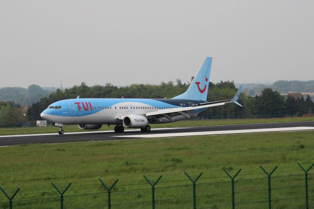 Boeing 737-700 (OO-JAV) - 25L spotting platform