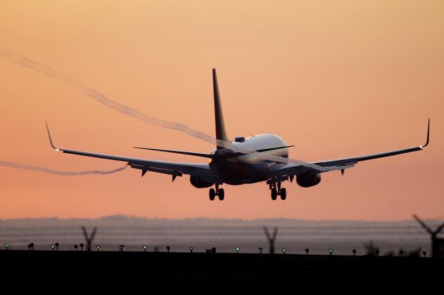 Boeing 737-800 (N8611F)