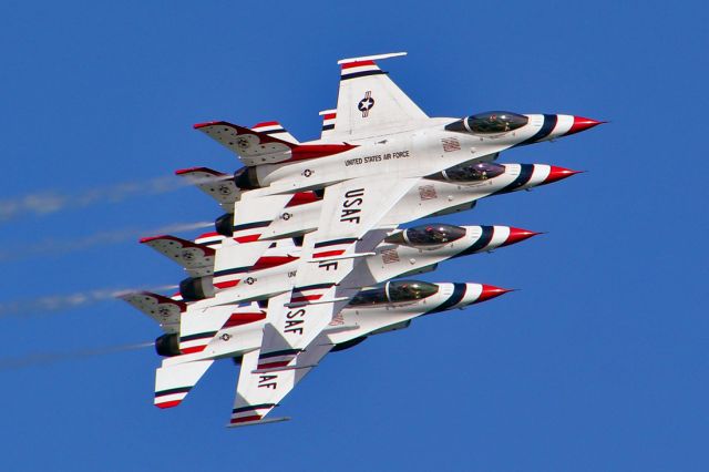 Lockheed F-16 Fighting Falcon — - Daytona Beach Wings & Waves Airshow 2012