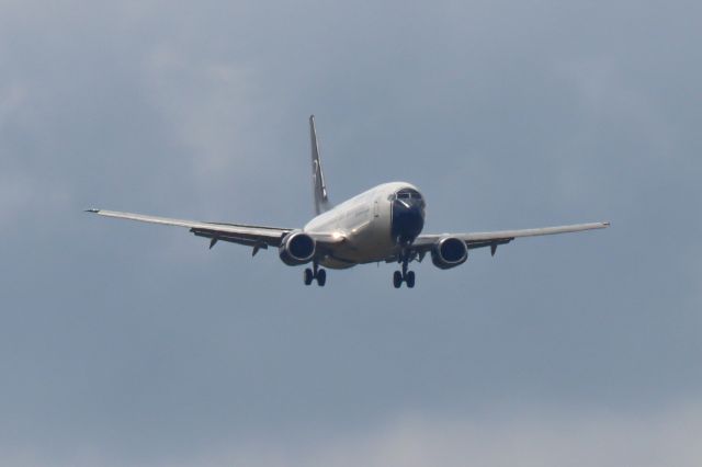 Boeing 737-800 (EK-SHD)