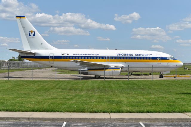 Boeing 737-200 (N737VU)