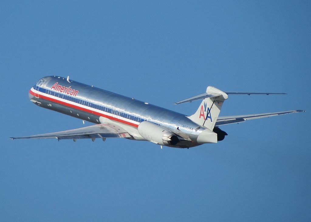 Douglas DC-9-10 (N592AA)