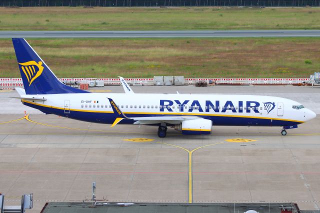 Boeing 737-800 (EI-DHF)
