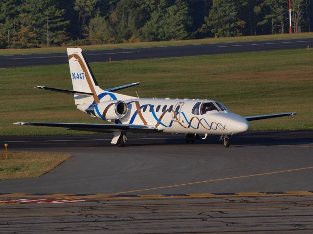 Cessna Citation II (N4AT) - Taxiing after landing from OMA. 9-23-2020 