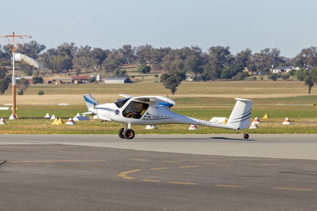 PIPISTREL Surveyor (24-8317) - Pipistrel Virus SW (24-8317) taxiing at Wagga Wagga Airport