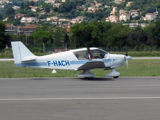 ROBIN President (DR-500) (F-HACH) - At Cannes, France.