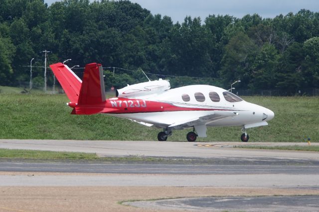 Cirrus Vision SF50 (N712JJ)