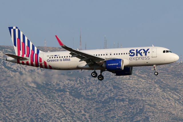 Airbus A320 (SX-CRE)