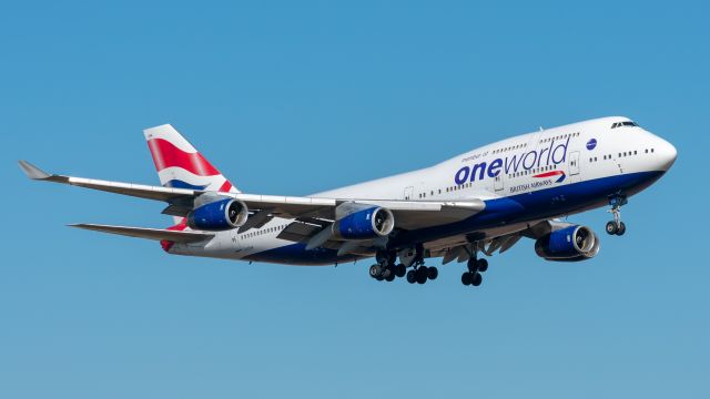 Boeing 747-400 (G-CIVM) - Landing at Dallas Fort Worth International on a clear Saturday afternoon.