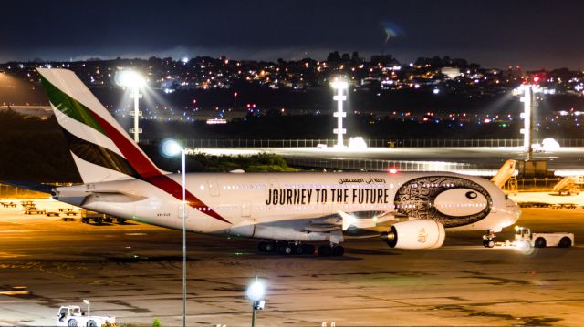 Airbus A380-800 (A6-EUK)