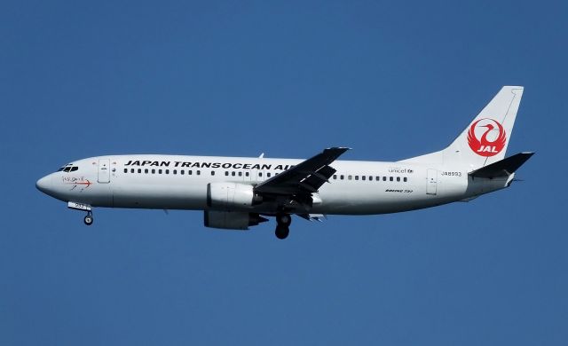 BOEING 737-400 (JA8993) - Final approach to HND rwy34L.(2016/02/10)