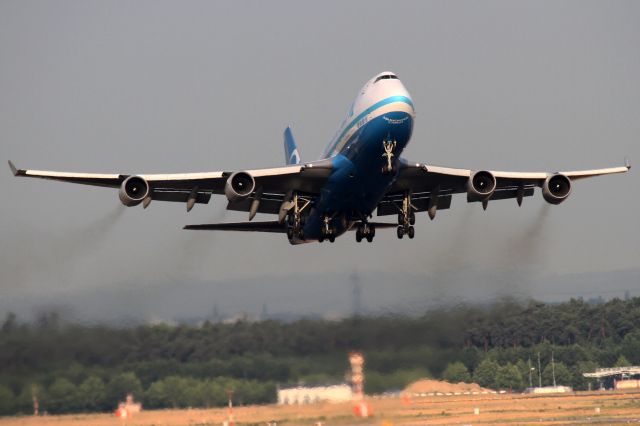 Boeing 747-400 (B-2427)