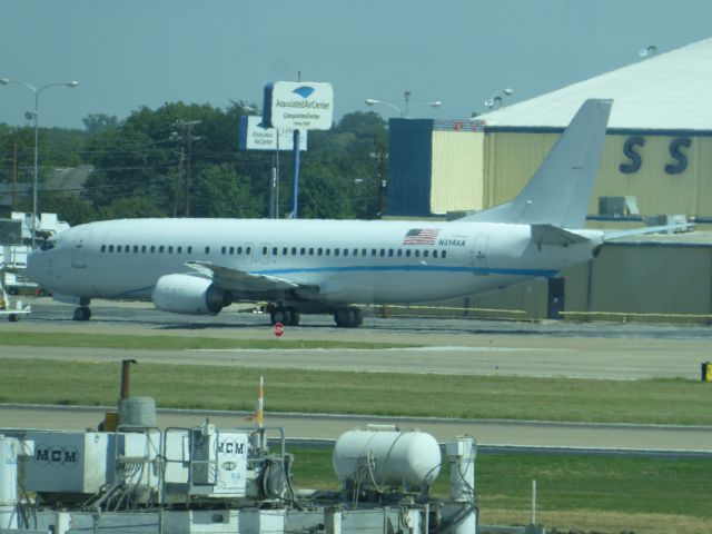 BOEING 737-400 (N314XA)