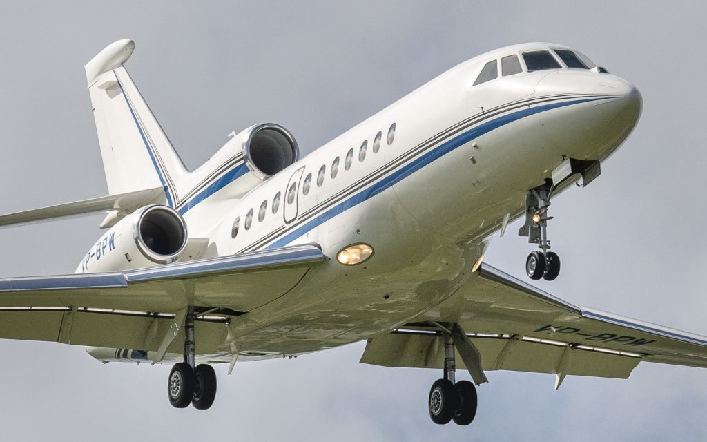 Dassault Falcon 900 (VP-BPW)