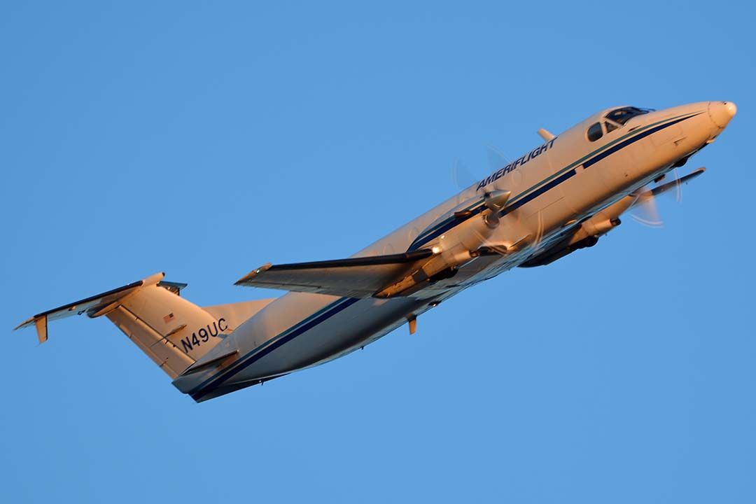 Beechcraft 1900 (N49UC) - Ameriflight Beech 1900C N49UC at Phoenix Sky Harbor on December 15, 2017. 